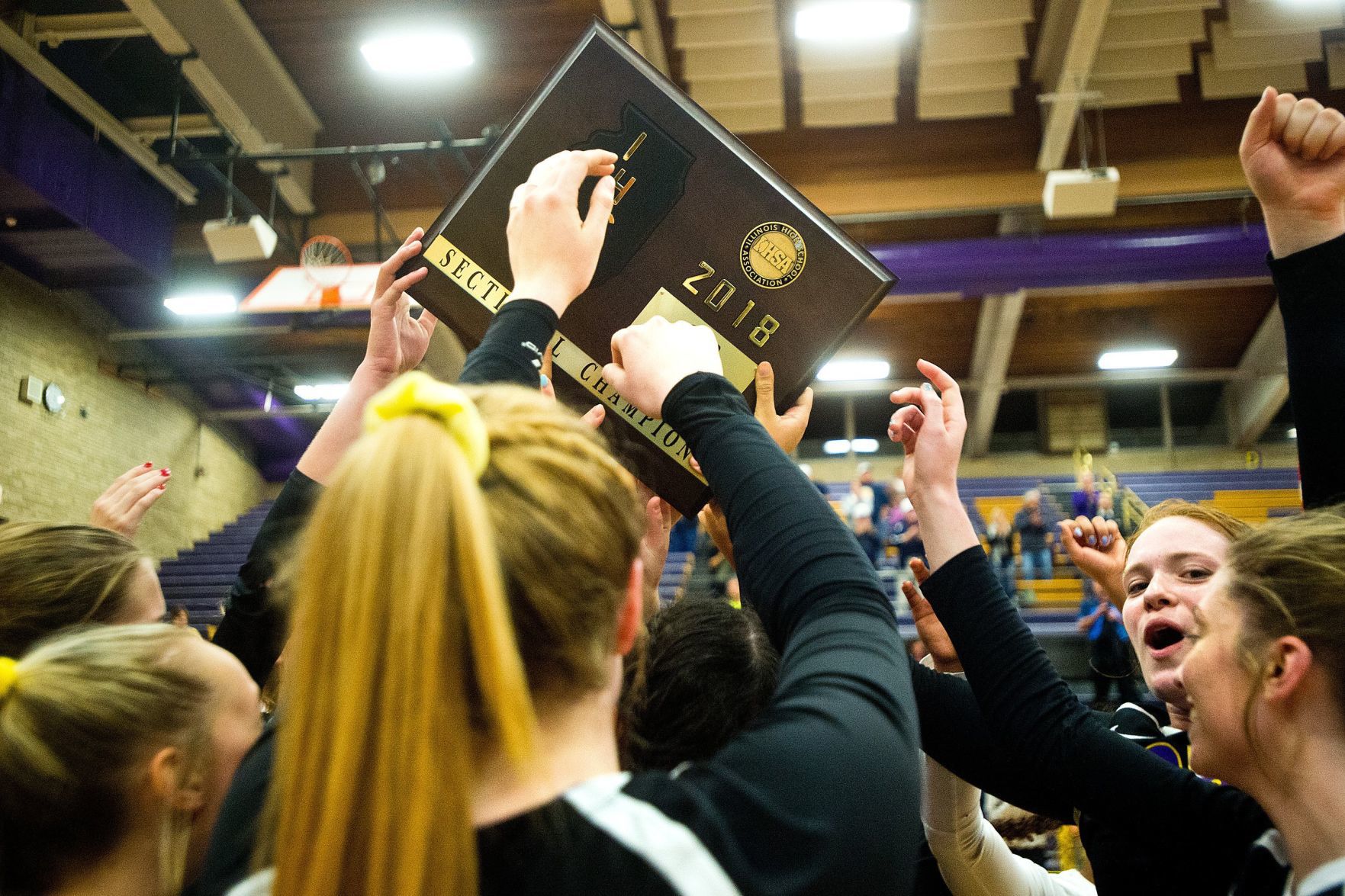 110118-blm-spt-18bhsvolley